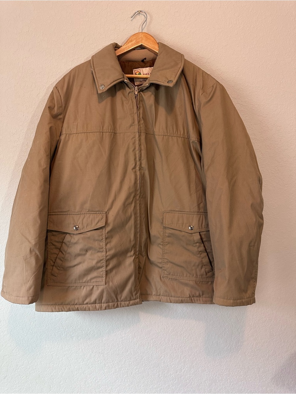 Field and Stream Men's Tan Quilted Puffer Jacket with Snap Flap Pockets